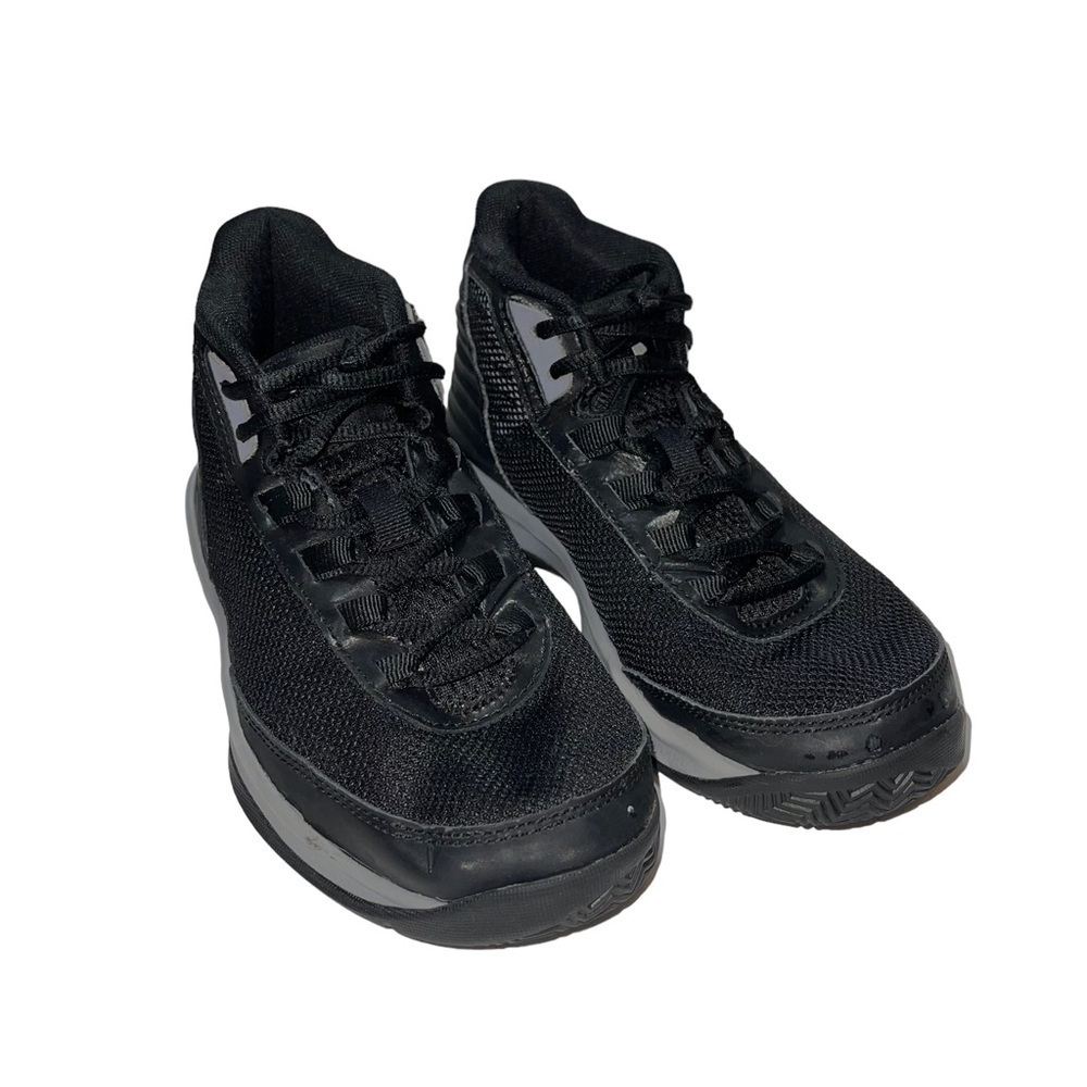 Under Armour Boys Shoes Size 2.5Y